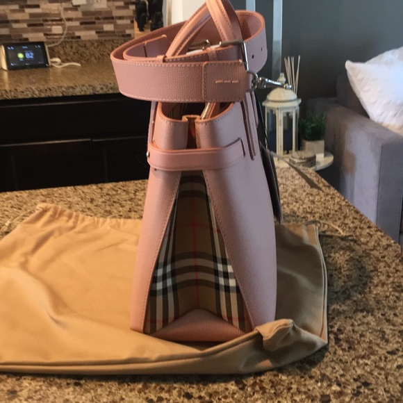 Sold NWT Burberry Medium Banner - Picture 6 of 8